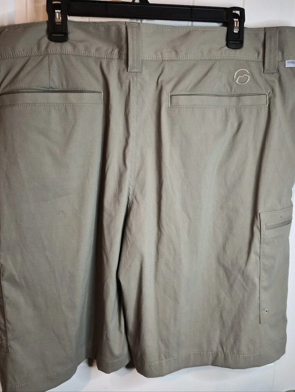 40W Magellan Outdoor mens Performance Cargo Shorts Casual Fishing Vacation Trave